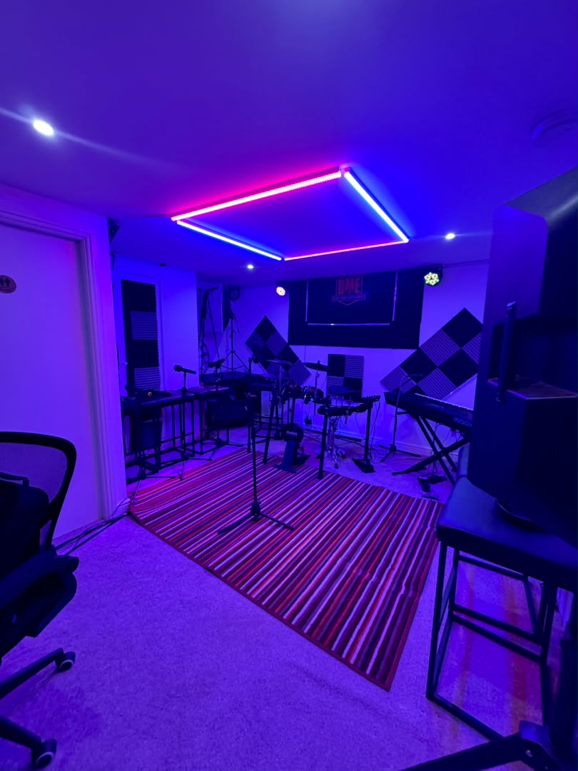 The Bhablo studio room